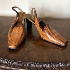 Leather sling back